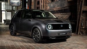 Honda’s First Electric Car: होंडा की पहली इलेक्ट्रिक कार होगी छोटी ‘होंडा ई’