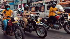 इस महिला ऑफिसर ने खरीदी रॉयल एनफील्ड की यह शानदार बाइक, बताया यह कारण