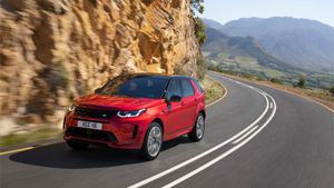 2021 Range Rover & Sport Price Revealed: नई रेंज रोवर व रेंज रोवर स्पोर्ट की कीमत का खुलासा