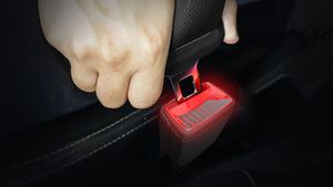 Skoda Illuminated Seat Belt Buckle: स्कोडा अपनी कारों में लगाएगी इलुमिनेटेड सीटबेल्ट बकल, जानें