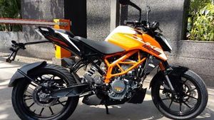 New KTM Duke 125 Spotted At Showroom: नई केटीएम ड्यूक 125 शोरूम पर दिखी, जल्द होगी लाॅन्च