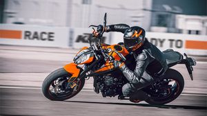 KTM 890 Duke Unveiled: नई केटीएम 890 ड्यूक का हुआ खुलासा, जानें क्या हैं फीचर्स