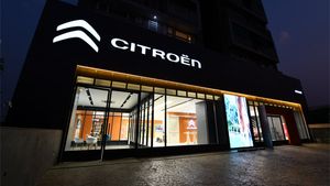 Citroen To Open 10 Showrooms: सिट्रोन मार्च से पहले देशभर में खोली 10 शोरूम, अहमदाबाद में खोला पहला शोरूम