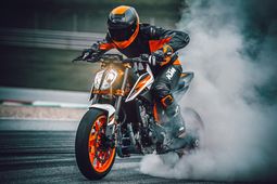 KTM’s Radar Based Cruise Control: नई केटीएम ड्यूक 390 में मिल सकता है रडार बेस्ड क्रूज कंट्रोल