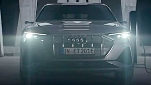 Audi e-Tron New Teaser Released: ऑडी ई-ट्रॉन इलेक्ट्रिक एसयूवी का नया टीजर हुआ जारी, जल्द होगी लाॅन्च