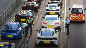 Hong Kong Police Busted 45 Supercars: हांगकांग पुलिस ने 45 सुपर कारों को किया जब्त, सड़क लगा रहे थे रेस