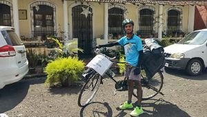 चाय बेचने वाला यह लड़का साइकिल से तय करेगा केरल से कश्मीर तक का सफर