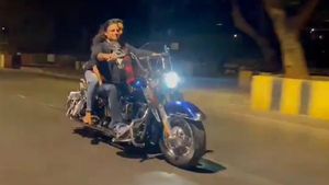 विवेक ओबेरॉय ने बिना हेलमेट और मास्क पहने चलाई बाइक, दर्ज हुई एफआईआर