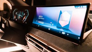 BMW Unveils iDrive 8 Infotainment System: बीएमडब्ल्यू ने आईड्राइव 8 इंफोटेनमेंट सिस्टम का किया खुलासा
