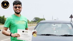 Maruti Baleno Sets National Record: मारुति बलेनो के साथ इस व्यक्ति ने सेट किया नेशनल रिकॉर्ड, जानें