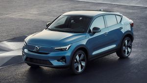 Volvo C40 Electric SUV Unveiled: आ रही है वोल्वो की सी40 इलेक्ट्रिक एसयूवी, रेंज होगी 400 किमी से अधिक