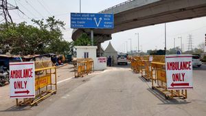 Dedicated Lanes In Delhi: दिल्ली में इमरजेंसी वाहनों के लिए बनी डेडिकेटेड लेन, आवाजाही होगी तेज