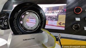 JK Tyre & JBM Auto Partnership: जेके टायर व जेबीएम ऑटो लिमिटेड के बीच हुई साझेदारी, जानें