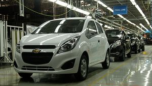 General Motors Lays Off Employees: जनरल मोटर्स ने तालेगांव प्लांट से 1419 कमर्चारियों को निकाला