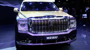 Rolls Royce Cullinan Look Alike Spotted: चीनी कार कंपनी ने की रोल्स राॅयस कलिनन की नकल, देखें तस्वीरें