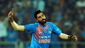 भारतीय गेंदबाज मो. सिराज के पास आज भी है उनकी पुरानी Bajaj Platina, संघर्ष की है निशानी