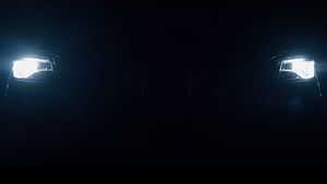 महिंद्रा एक्सयूवी700 की हेडलाइट व टेललाइट का खुलासा, देख कर हो जाएंगे दीवाने