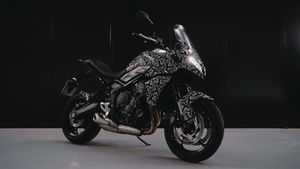 नई Triumph Tiger Sport 660 एडवेंचर-टूरर बाइक का टीजर वीडियो हुआ जारी, जल्द होने वाला है खुलासा