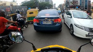 सड़क पर क्रूज कार से कर रहा था रैश ड्राइविंग, ट्विटर यूजर ने सिखाया सबक