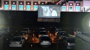 मुंबई में खुलेगा देश का पहला Rooftop, Open-Air Drive-In सिनेमाघर,  जानें क्या होगी इसकी खासियत
