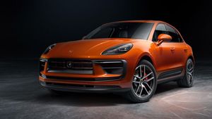 Porsche ने भारत में लाॅन्च की नई Macan एसयूवी और Taycan EV, जानें कीमत और फीचर्स