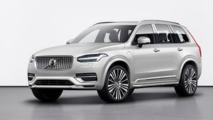 नई Volvo XC90 पेट्रोल-हाइब्रिड भारत में 89.90 लाख रुपये में हुई लॉन्च, डीजल कारों की बिक्री बंद