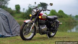 Top Bike Review: इस साल लॉन्च हुई की सबसे शानदार बाइक्स की रिव्यू, देखें वीडियो