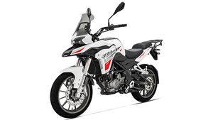 Benelli TRK 251 एडवेंचर बाइक भारत में हुई लाॅन्च, जानें क्या है कीमत और फीचर्स