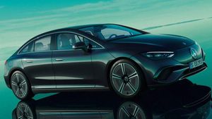 Mercedes-Benz EQE का अगले साल किया जा सकता है खुलासा, जानें कितनी हो सकती है रेंज