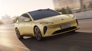 ये इलेक्ट्रिक कार सिंगल चार्ज पर चलती है 1000 Km, Tesla Model 3 को भी देगी मात