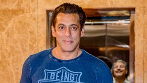 मुंबई की सड़कों पर Auto Rickshaw चलाते नजर आए Salman Khan, वायरल हुई तस्वीरें