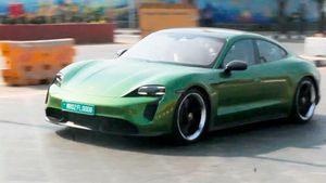 एंजल ब्रोकिंग के CEO Dinesh Thakkar ने खरीदी Porsche Taycan Turbo S, जानें क्या हैं इसके फीचर्स