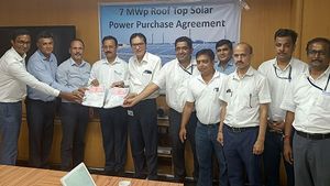 Tata Motors ने Tata Power से मिलाया हाथ, 7MWp सोलर रूफटॉप लगाने के लिए हुई साझेदारी