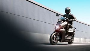 इस इलेक्ट्रिक स्कूटर ने तो कर दिया कमाल! सिर्फ 24 घंटों में टेस्ट राइ़ड के 20 हजार से ज्यादा रजिस्ट्रेशन