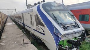 नई वन्दे भारत एक्सप्रेस ने बनाया स्पीड का नया रिकॉर्ड, सिर्फ 52 सेकंड में प्राप्त की 100 किमी/घंटा की रफ्तार