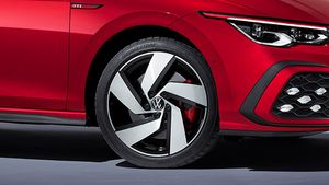 कार में लगवाने वाले हैं लो प्रोफाइल टायर? तो पहले जान लें क्या हैं फायदे और नुकसान