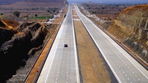 देश के सबसे हाई-टेक एक्सप्रेसवे का कल होगा उद्घाटन, पीएम मोदी दिखाएंगे हरी झंडी