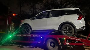 Mahindra XUV700 के मालिक ने गलती से पेट्रोल की जगह भरा लिया डीजल, जानें ऐसे में क्या करें