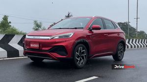 BYD Atto 3 इलेक्ट्रिक कार की 340 यूनिट्स हुईं डिलीवर, फुल चार्ज में 521 किमी की मिलती है रेंज