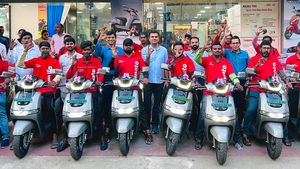 अब आईक्यूब इलेक्ट्रिक स्कूटर से डिलीवर होगा आपके घर पर खाना, जोमैटो और टीवीएस के बीच हुई साझेदारी