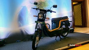 भारत में लॉन्च हुई Kinetic E-Luna, फुल चार्ज पर 110Km की रेंज के साथ मिलेंगे दमदार फीचर्स, जानें कीमत