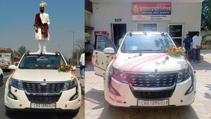शादी के दिन SUV पर स्टंटबाजी दूल्हे को पड़ा भारी! पुलिस ने जब्त की कार, जानें डिटेल्स