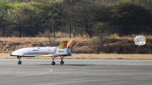 Pushpak कार्यक्रम के तहत एक और LEX लैंडिंग डिवाइस का टेस्टिंग करेगी ISRO, जानें डिटेल्स