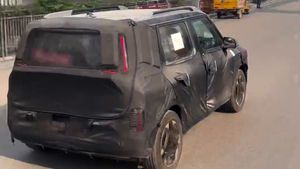 टेस्टिंग के दौरान फिर दिखीं Kia Clavis की झलक, जल्द होगी लाॅन्च, जानें क्या है इस कार में खास?