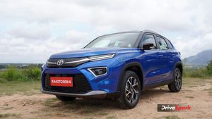 जल्द 7-सीटर ऑप्शन में लॉन्च होगी Toyota की ये मशहूर कार! 28Kmpl का माइलेज...जानें कीमत और फीचर्स