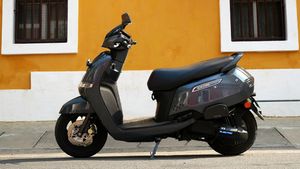 TVS iQube इलेक्ट्रिक स्कूटर हुआ और किफायती! नए वेरिएंट्स में हुआ लॉन्च, 95 हजार से भी कम कीमत