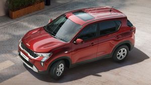 Kia Motors का जलवा बरकरार! एक महीने में बेच डाली 20,507 यूनिट्स कार, कीमत मात्र इतनी