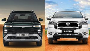 New Hyundai Alcazar vs Toyota Innova Crysta: किसका माइलेज, फीचर्स और कीमत है बेहतर? कौन सी कार खरीदें?
