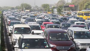 भयंकर Traffic Jam से बचना है, तो अपनाएं ये 5 तरीके; पहले दिन से ही दिखने लगेगा असर 