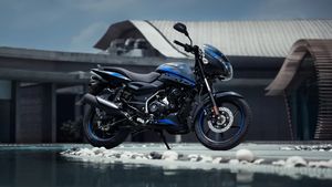 दो दशक से बाजार में धूम मचा रही Bajaj Pulsar 150! लुक, फीचर्स या माइलेज; क्यों इस बाइक के दीवाने हैं ग्राहक